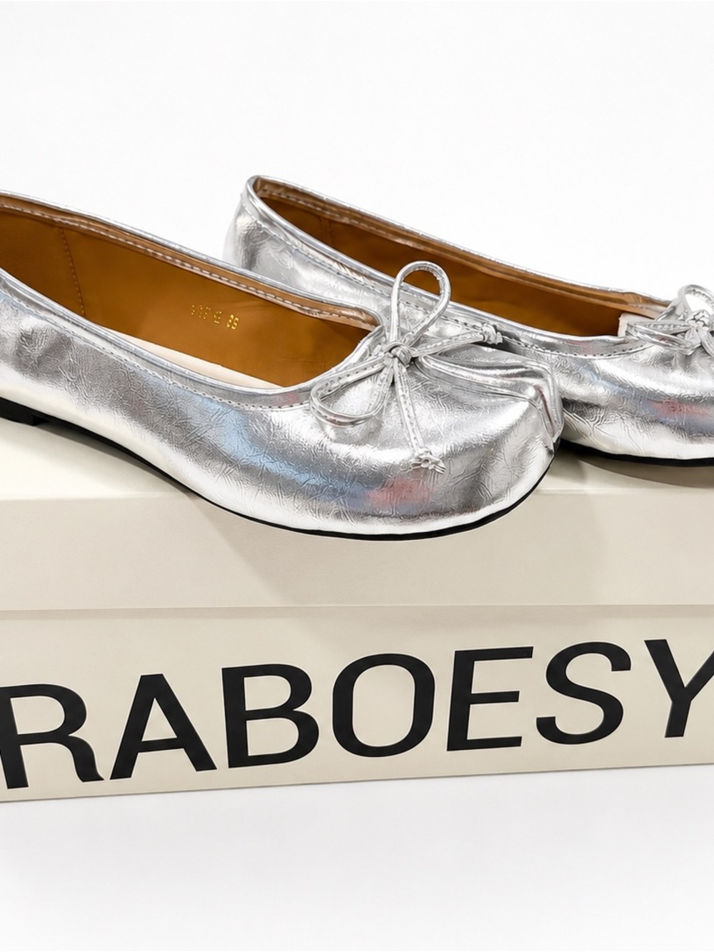 Raboesy Bow Tie Tabi Flats 5 NIB